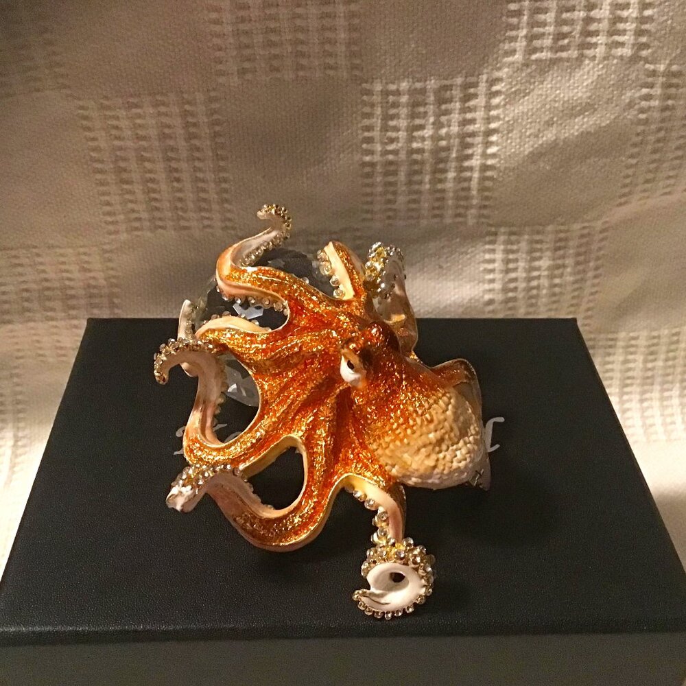 Keren Kopal Crystal Apple Trinket Box with an Octopus OX792